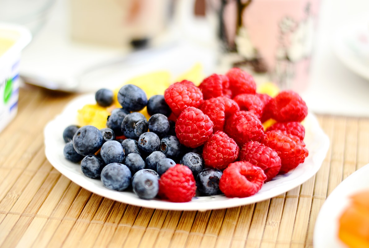 Snack nutrienti colorati e salutari