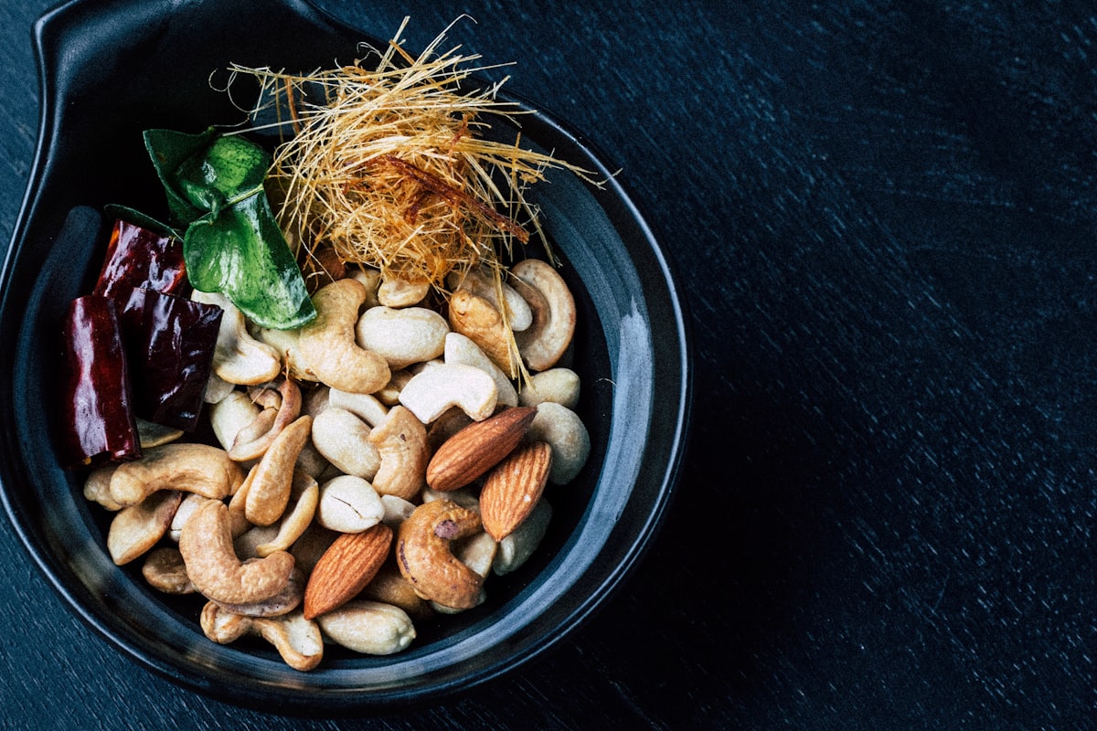 Varietà di snack nutrienti e colorati